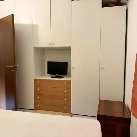 Host4u - Casa Carla Con Giardino E Parcheggio Privato A 5 Minuti Dal Centro Citta Apartmán *