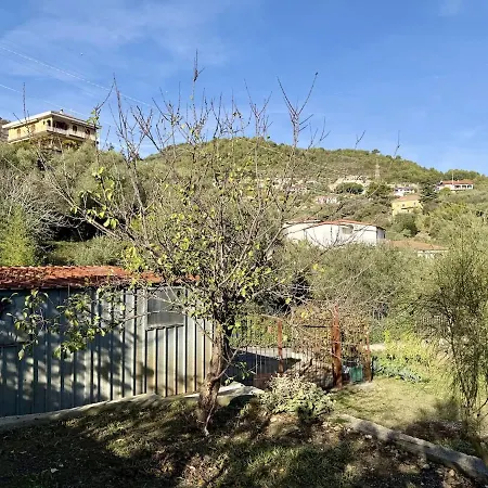 Apartman Host4u - Casa Con Giardino E Parcheggio Privato - Casa Carla Imperia